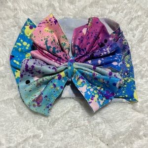 Tie-dye bow